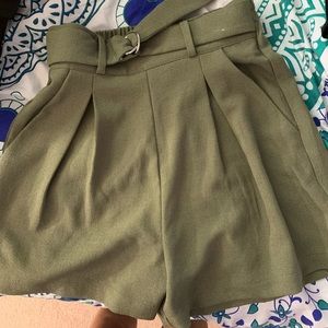 ABOUND green shorts
